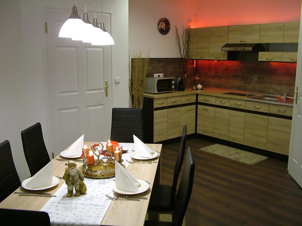 Korzó Apartman Kőszeg Habitación foto